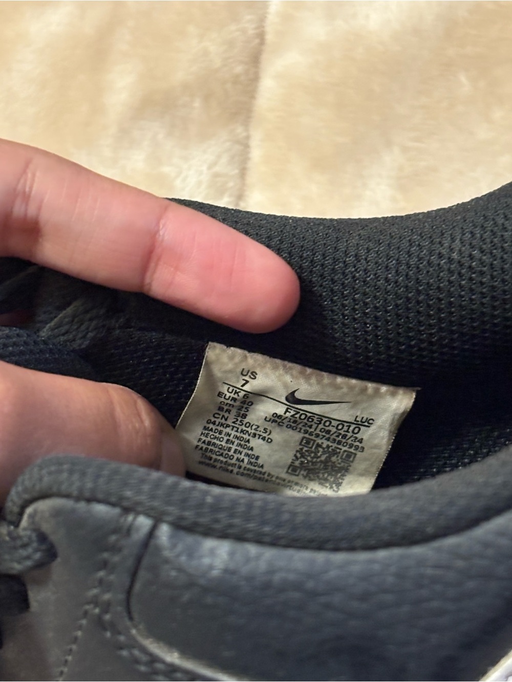 Nike Black Sneakers with White Swoosh - Picture 3 of 3